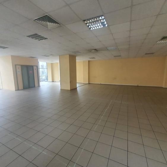 Spațiu comercial, de 185 mp, în Central