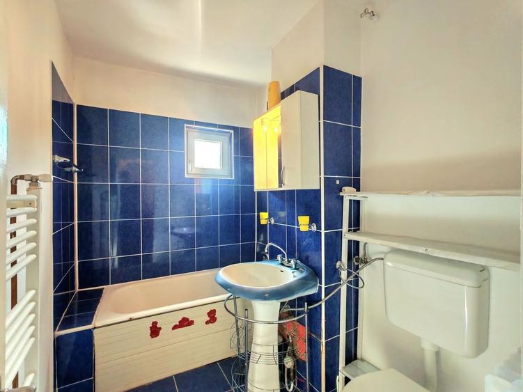 Apartament cu 2 camere semidecomandat, mobilat în Complex Studențesc