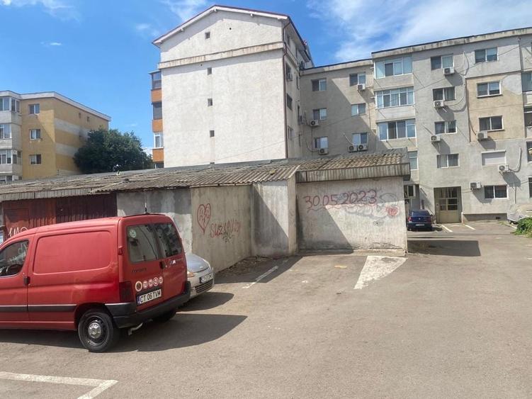 Spațiu comercial, de 35 mp, în Poarta 6