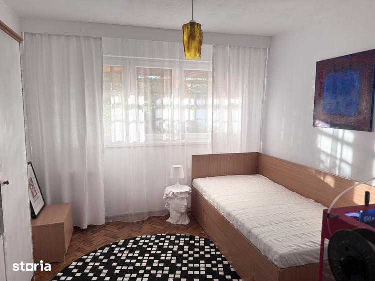 Apartament cu 3 camere decomandat în Rogerius