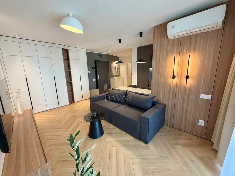 Apartament cu 2 camere semidecomandat, mobilat în Semicentral
