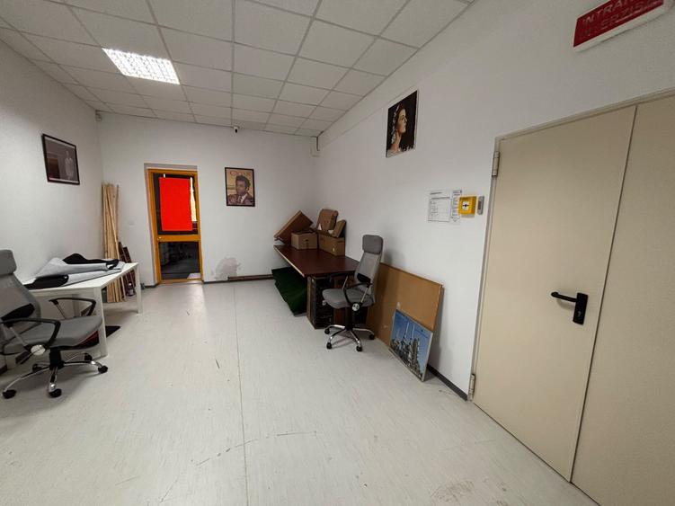 Birou, de 28 mp, în Vatra Luminoasă