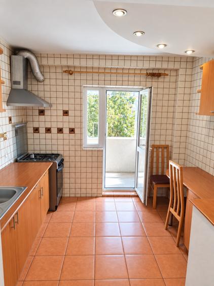 Apartament cu 2 camere decomandat, mobilat în Banu Manta