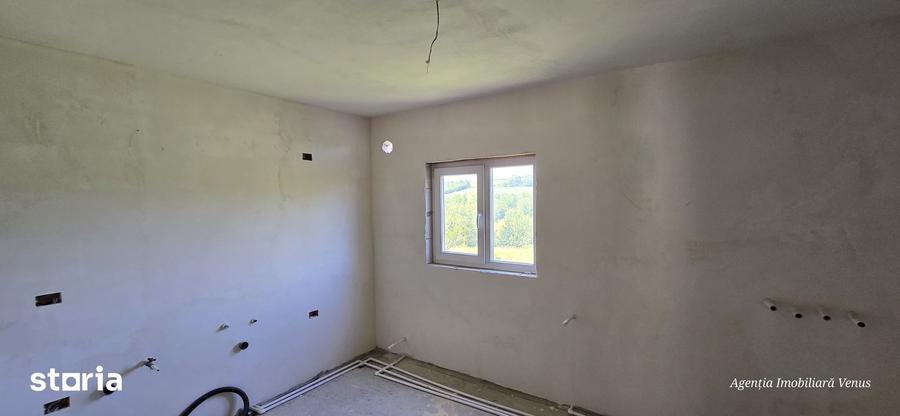 Casă cu 4 camere cu Teren 250 Mp în Central