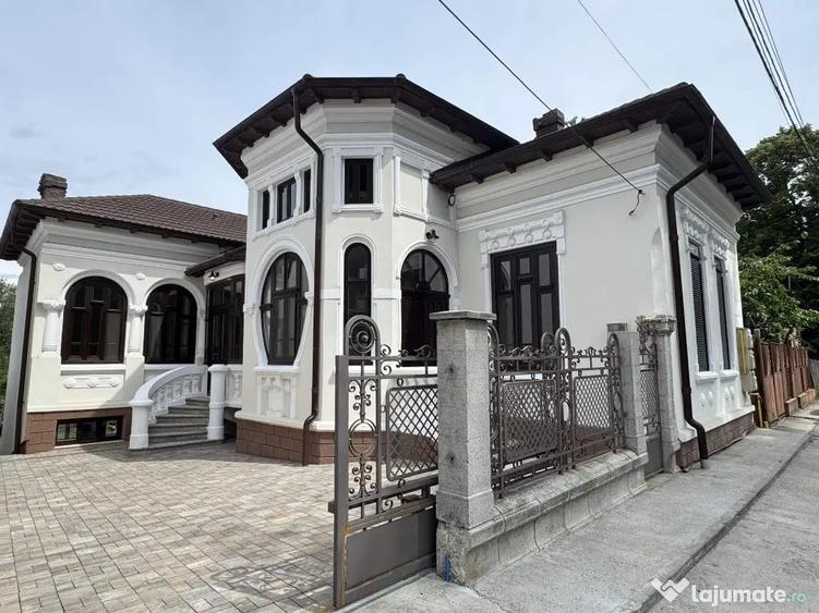 Casă cu 6 camere cu Teren 1000 Mp în Central