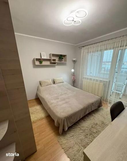 Apartament cu 3 camere, mobilat în Între Lacuri