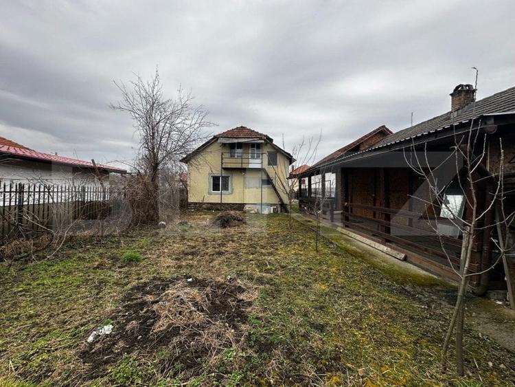 Casă individuală cu 4 camere cu Teren 4000 Mp în Stănești