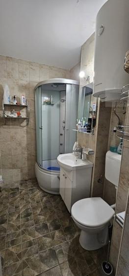 Apartament cu 4 camere semidecomandat în Simeria