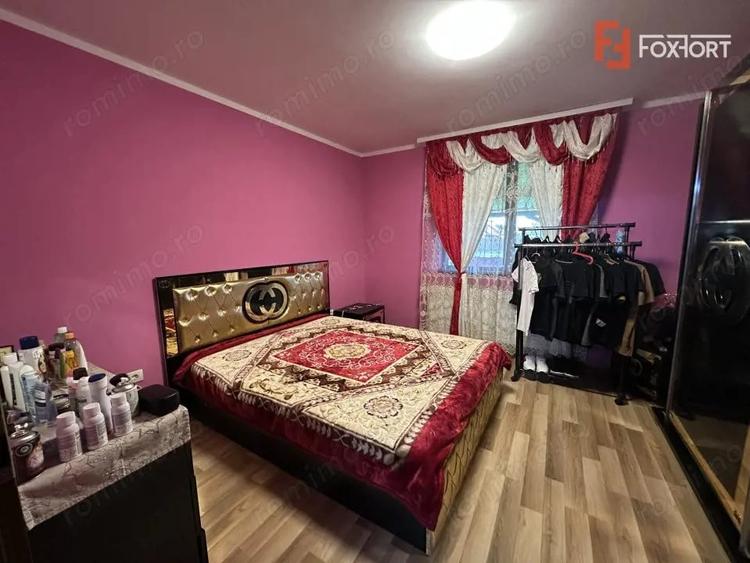 Casă cu 12 camere cu Teren 1560 Mp în Bucovăț (Remetea Mare)