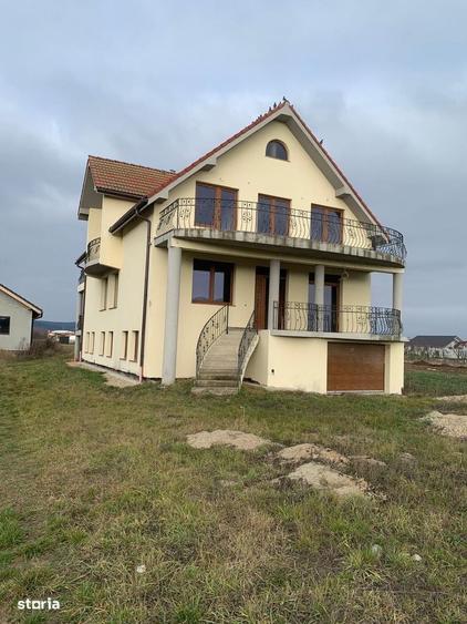 Casă cu 4 camere cu Teren 2300 Mp în Oșorhei