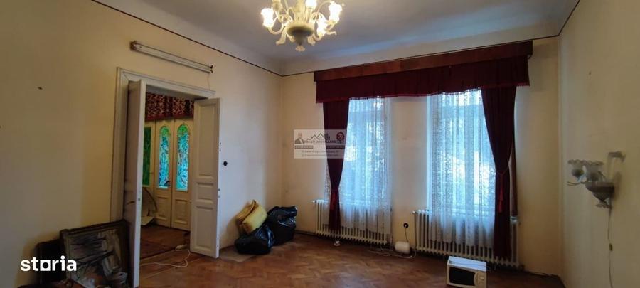 Spațiu comercial, de 300 mp, în Ultracentral