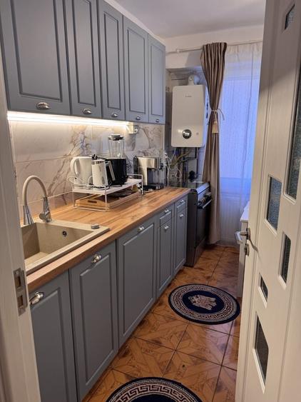Apartament cu 4 camere decomandat în Tudor