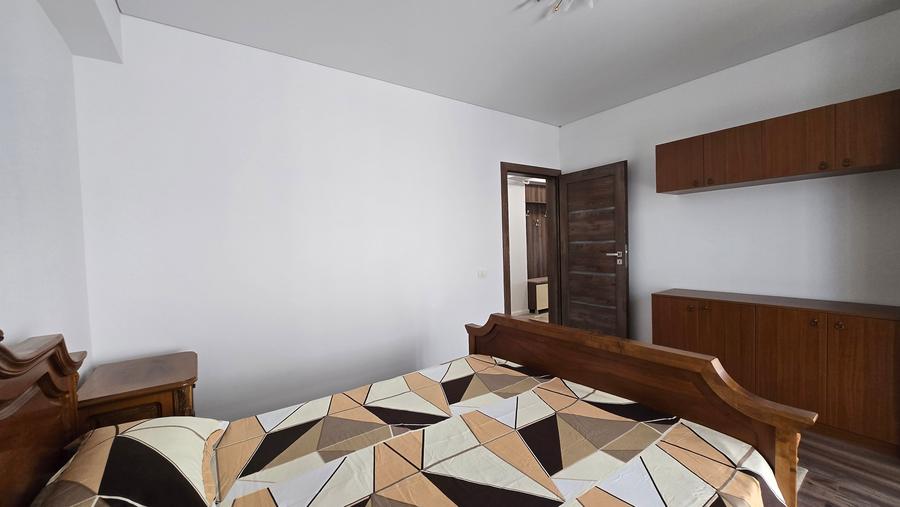 Apartament cu 2 camere decomandat în Peninsula