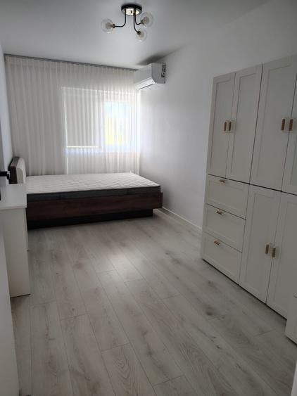 Apartament cu 3 camere decomandat în Berceni