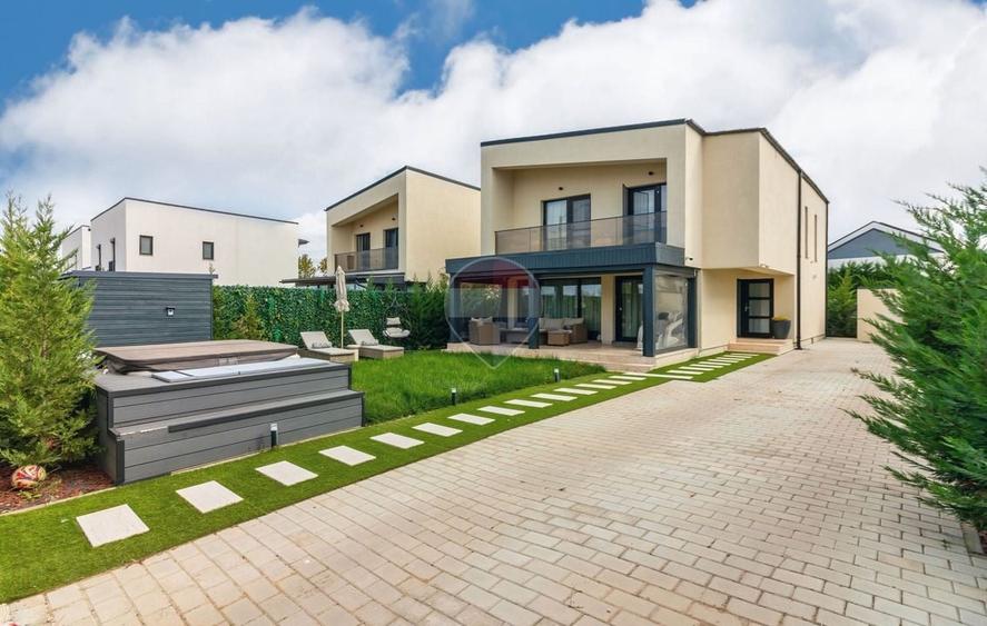 Casă individuală cu 4 camere cu Teren 375 Mp în Tunari