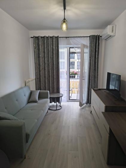 Apartament cu 2 camere decomandat în Baza 3