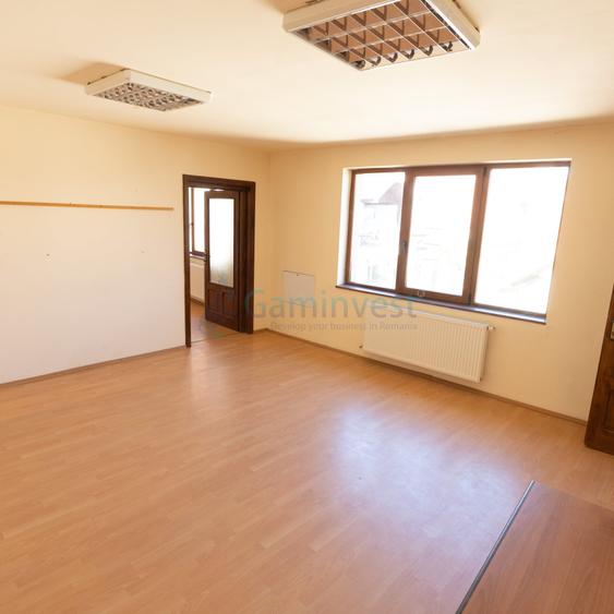 Spațiu comercial, de 382 mp, în Central