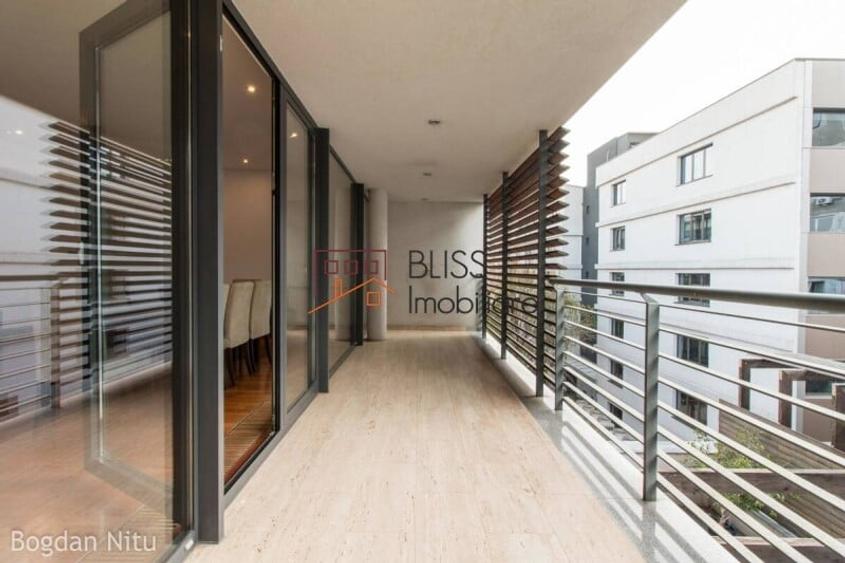 Apartament cu 4 camere decomandat în P-ța Dorobanți