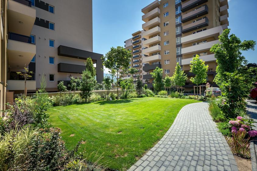 Apartament cu 3 camere decomandat în Astra