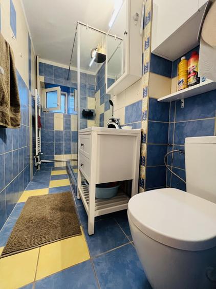 Apartament cu 4 camere decomandat, mobilat în Tei