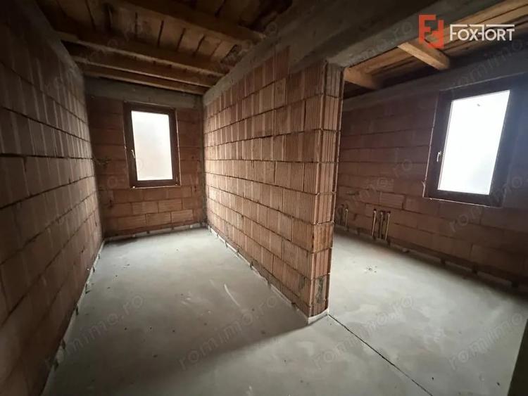 Casă cu 12 camere cu Teren 1560 Mp în Bucovăț (Remetea Mare)