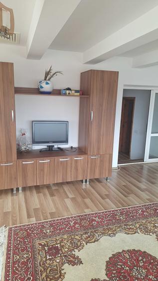 Apartament cu 3 camere decomandat în Obcini