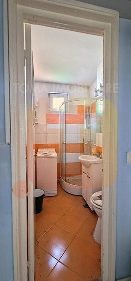 Apartament cu 3 camere semidecomandat în Dărmănești