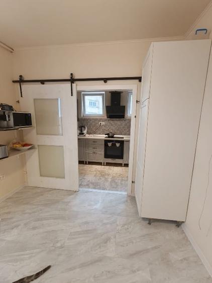 Apartament cu 3 camere decomandat, mobilat în Centrul Istoric