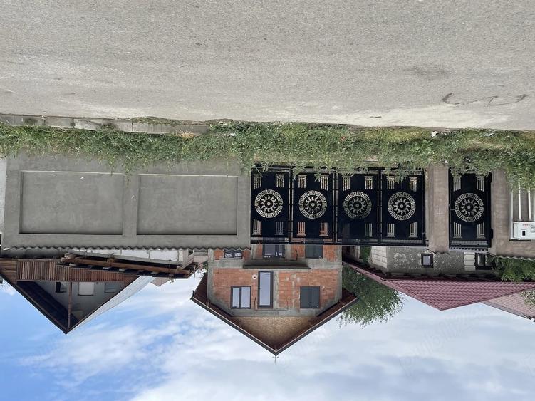 Casă cu 3 camere cu Teren 300 Mp în Central