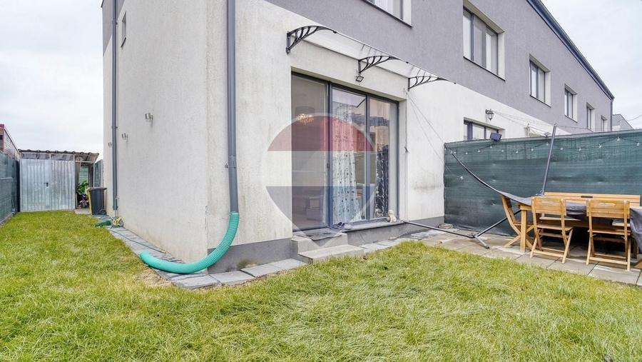 Casă cu 3 camere cu Teren 100 Mp în Sânpetru