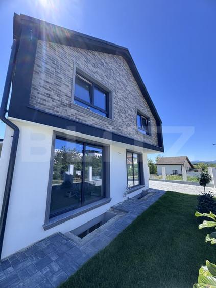 Duplex cu 6 camere cu Canalizare în Dâmbul Rotund