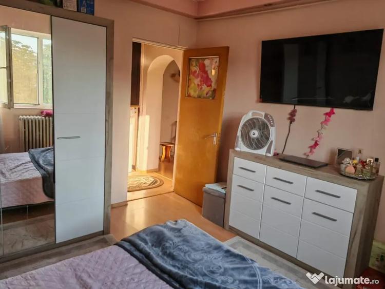Apartament cu 2 camere semidecomandat în Dacia
