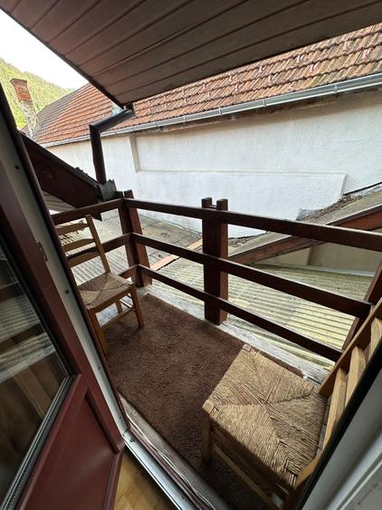 Apartament cu 3 camere decomandat, mobilat în Schei