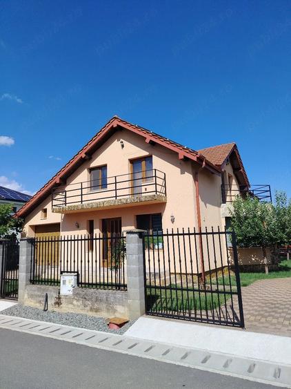 Casă cu 4 camere cu Teren 482 Mp în Ambud