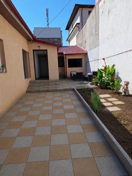 Casă cu 4 camere cu Teren 200 Mp în Exterior Vest