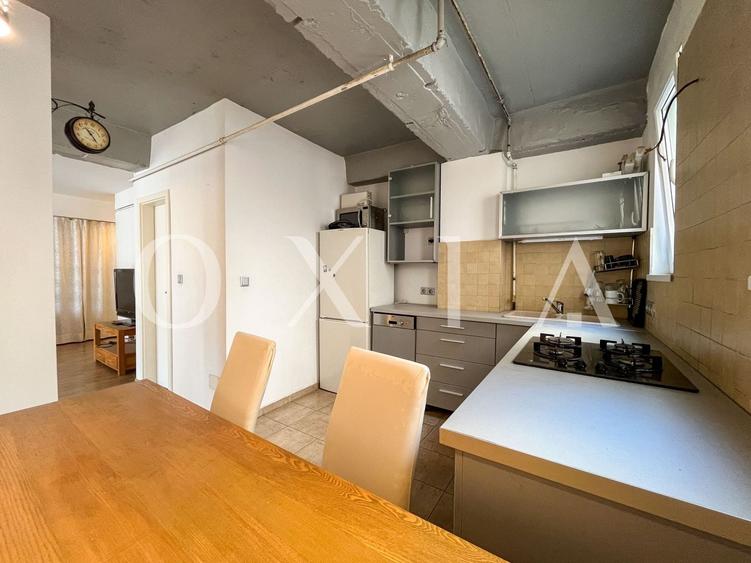 Apartament cu 3 camere semidecomandat, mobilat în Gheorghe Lazăr