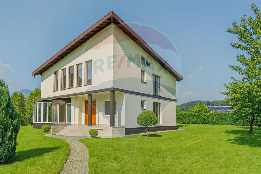 Casă individuală cu 10 camere cu Piscina în Bunloc