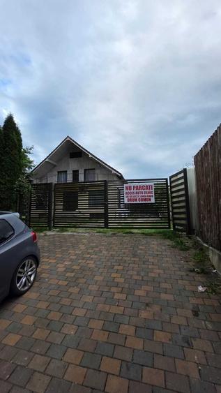 Apartament cu 3 camere decomandat în Exterior Vest