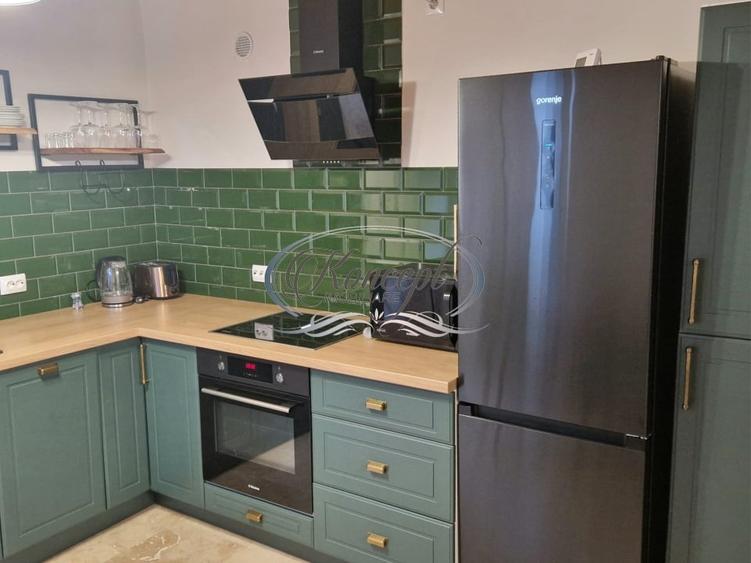 Apartament cu 4 camere semidecomandat, mobilat în Mărăști