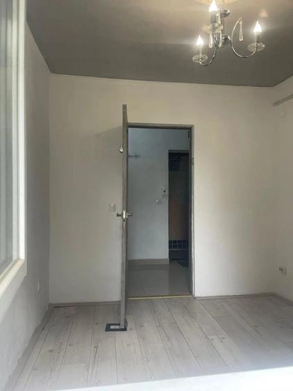 Spațiu comercial, de 19 mp, în Central