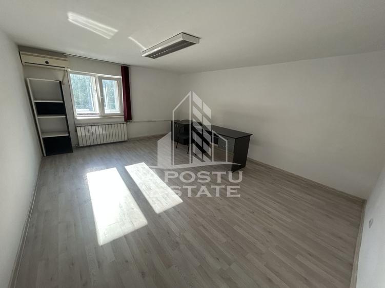 Birou, de 120 mp, în Girocului
