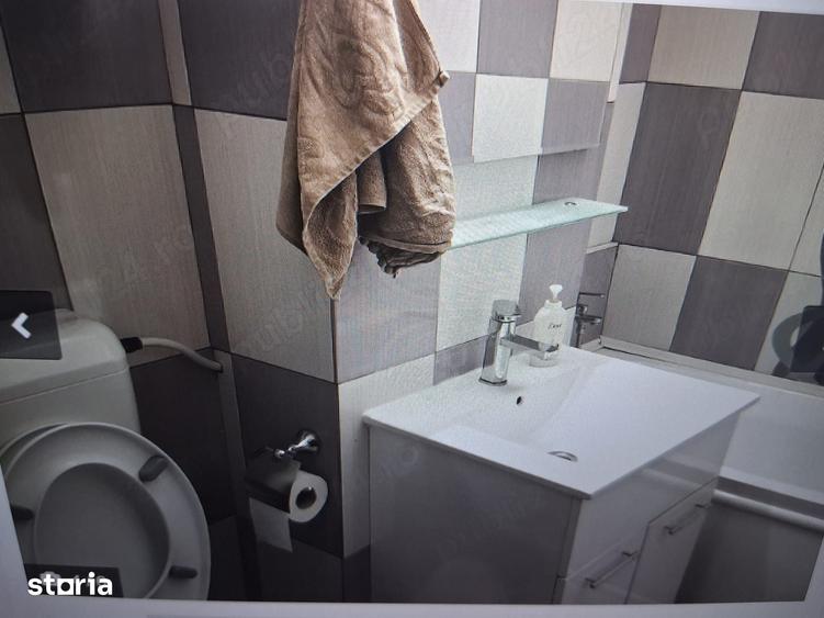 Apartament cu 2 camere semidecomandat în Tei