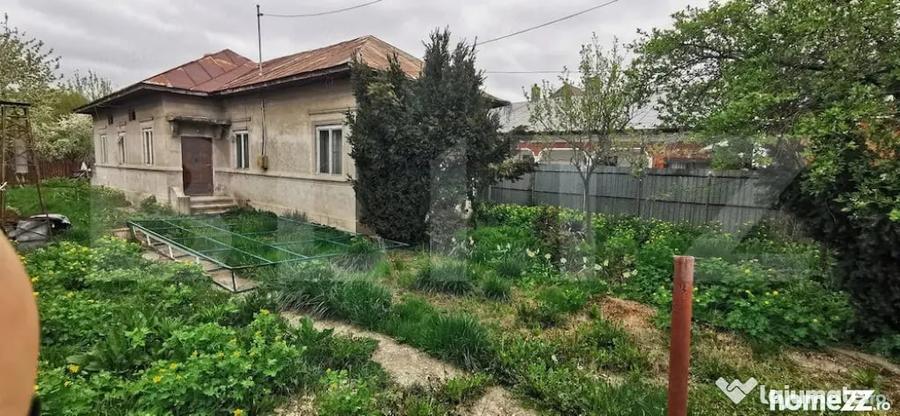 Casă cu 3 camere cu Teren 1500 Mp în Central