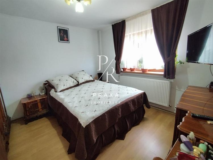 Casă individuală cu 6 camere cu Teren 1300 Mp în Tăuți