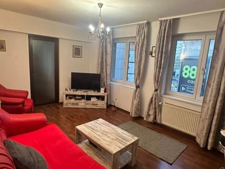 Apartament cu 2 camere semidecomandat, mobilat în Universitate