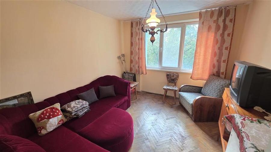 Apartament cu 2 camere semidecomandat, mobilat în Central