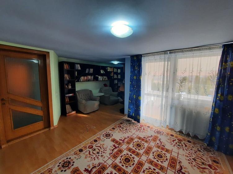 Casă cu 4 camere cu Garaj în Alexandru cel Bun