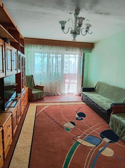 Apartament cu 3 camere decomandat, mobilat în Central