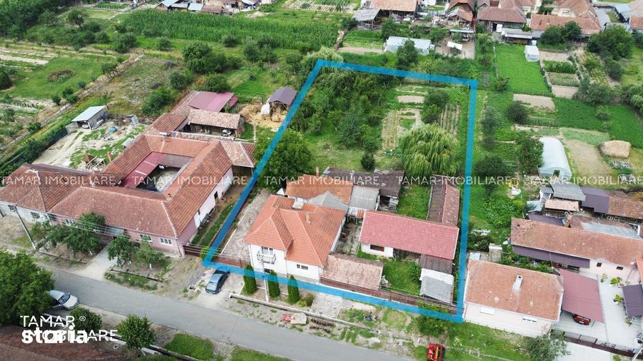 Casă cu 5 camere cu Teren 3000 Mp în Bonțești