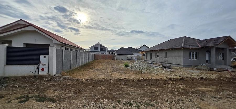 Teren de 460 mp, în Central